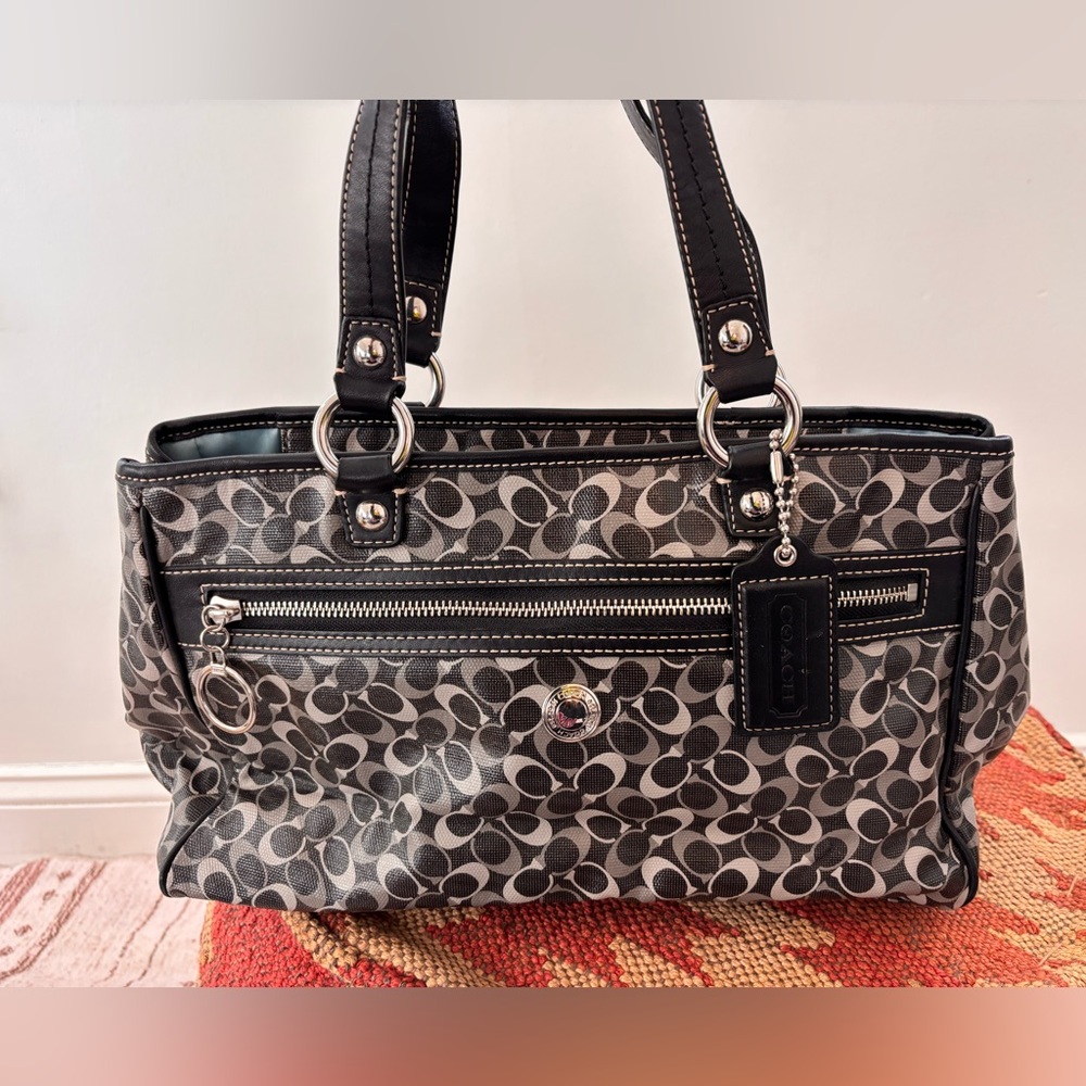 COACH Chelsea Signature Coated Canvas Shoulder Tote Bag Black / Gray